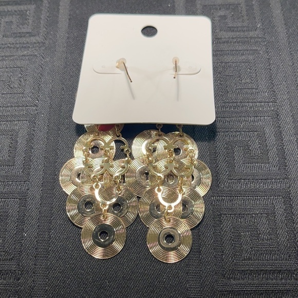 👋 NWT 3/$15 Gold and Red circle earrings! - Picture 4 of 4